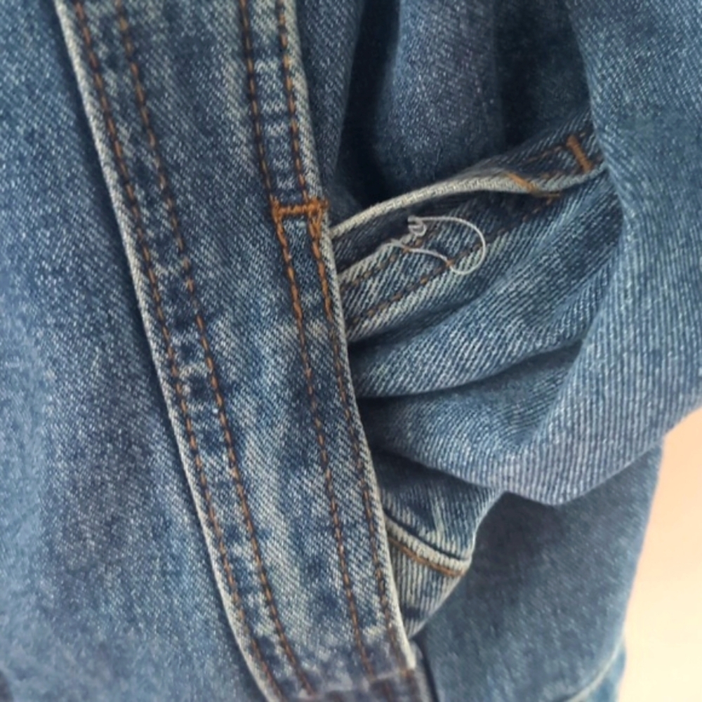 Vintage Blue Denim Trucker Jacket - Size Medium - Classic Jean Jacket - Picture 9 of 12